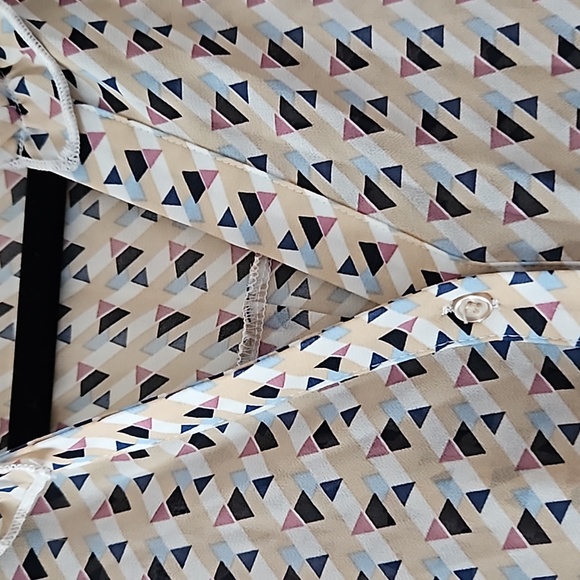 Pelione Sleeveless Blouse, NWOT, Small with Geometric Shapes - Picture 4 of 10